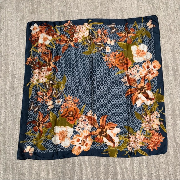 Giani Bernini Accessories - NWT Giani Bernini Navy Floral Satin Scarf